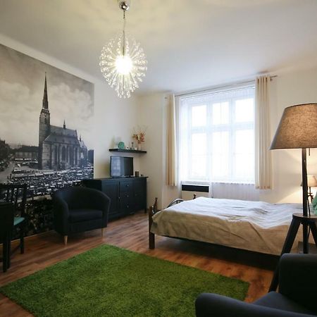 Apartman Mrakodrap Plzen Bagian luar foto