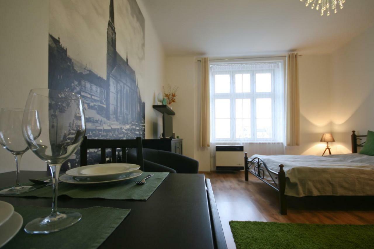 Apartman Mrakodrap Plzen Bagian luar foto